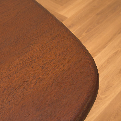 Danish oval dining table in mahogany by Skovby Møbelfabrik