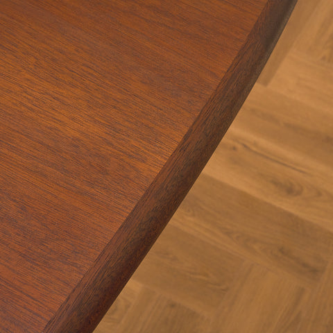 Danish oval dining table in mahogany by Skovby Møbelfabrik