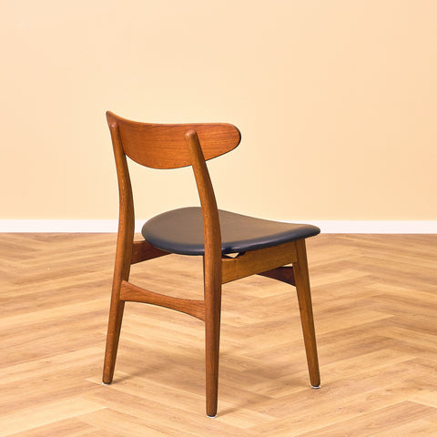 Danish set of 4 dining chairs model CH30 by Hans J. Wegner for Carl Hansen & Son
