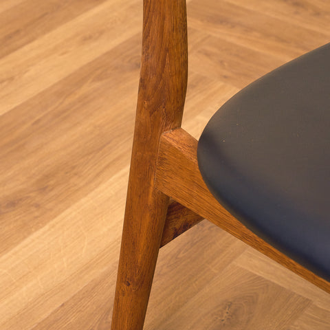 Danish set of 4 dining chairs model CH30 by Hans J. Wegner for Carl Hansen & Son