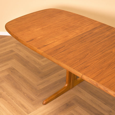 Danish oval dining table in teak by Skovby Møbelfabrik