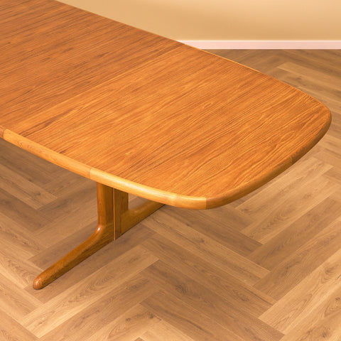 Danish oval dining table in teak by Skovby Møbelfabrik
