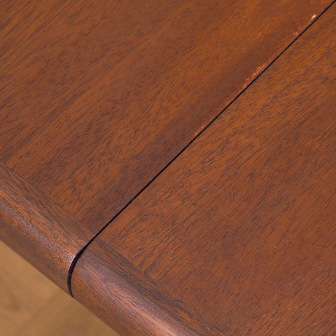 Danish oval dining table in mahogany by Skovby Møbelfabrik