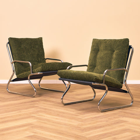 Mid-century armchair in chrome by Peter Hoyte