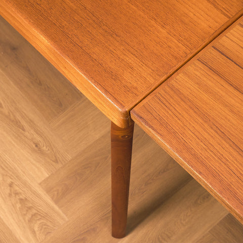Danish rectangular dining table in teak by Henning Kjaernulf for Vejle stole og møbelfabrik