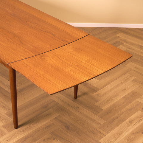 Danish rectangular dining table in teak