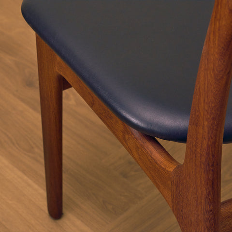 Danish set of 4 dining chairs in walnut and teak by Schiønning & Elgaard