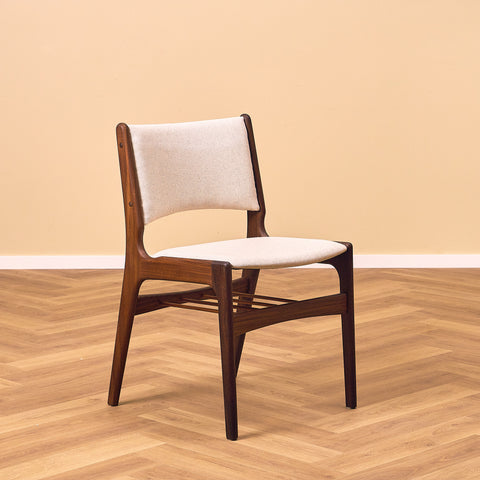 Danish dining chairs in walnut by Erik Buch for Anderstrup Møbelfabrik, model 89