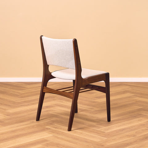 Danish dining chairs in walnut by Erik Buch for Anderstrup Møbelfabrik, model 89