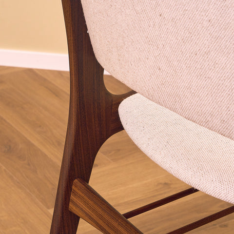 Danish dining chairs in walnut by Erik Buch for Anderstrup Møbelfabrik, model 89