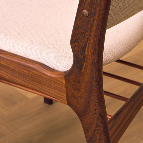 Danish dining chairs in walnut by Erik Buch for Anderstrup Møbelfabrik, model 89