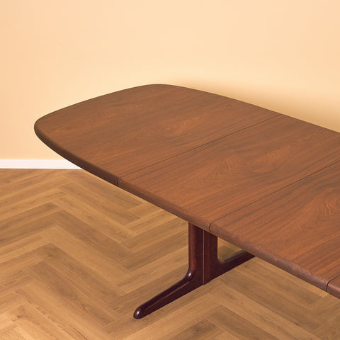 Danish oval dining table in mahogany by Skovby Møbelfabrik