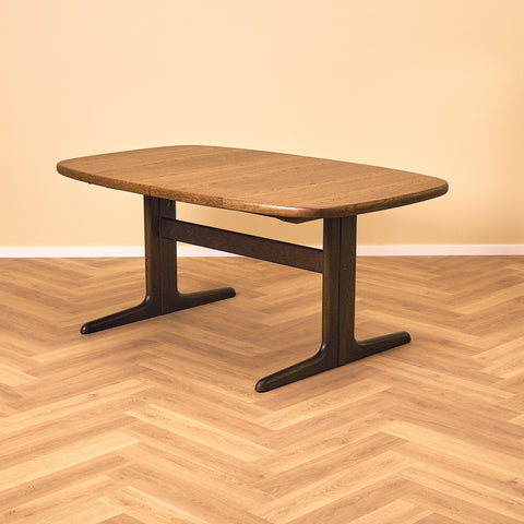Danish oval dining table in oak by Skovby Møbelfabrik