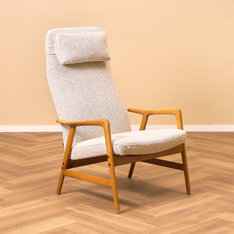 Swedish armchair in solid beech wood by Alf Svensson for Bra Bohag, model "Contour"