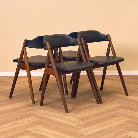 Danish dining chairs in walnut by Duba möbelindustri