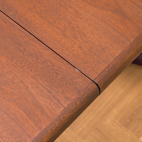 Danish oval dining table in mahogany by Skovby Møbelfabrik