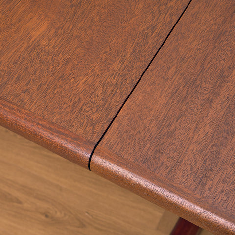 Danish oval dining table in mahogany by Skovby Møbelfabrik