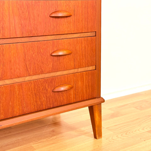 Danish chest of drawers in teak