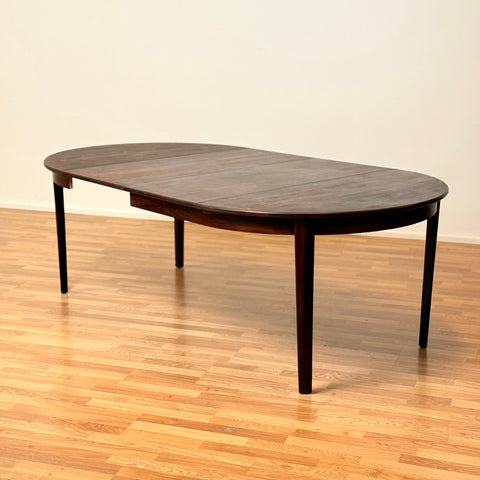 Danish round dining table in Santos rosewood with 2 ext