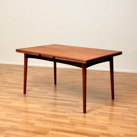 Dining table in teak & walnut, 1950s-60s, Denmark