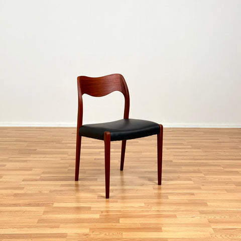 Danish set of 6 dining chairs 'model 71' by Niels O. Moller