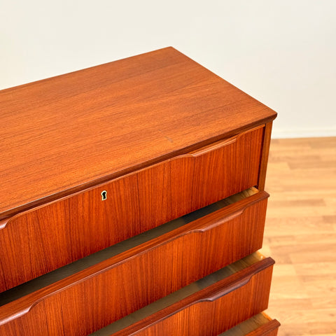 Danish chest of drawers in teak