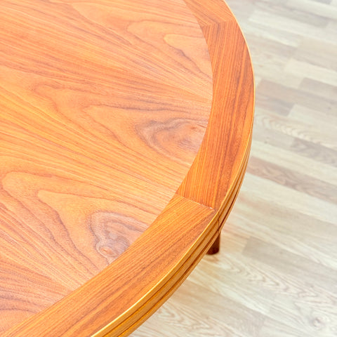 Swedish round dining table in walnut by AB Linde Nilsson, Lammhult