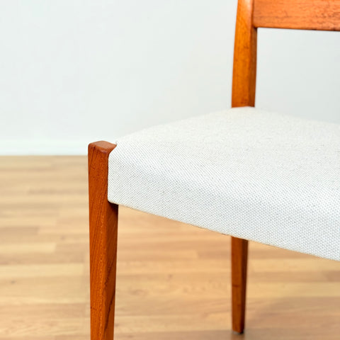 Swedish set of 4 dining chairs "Garmi" by Nilson Jonsson for Troeds