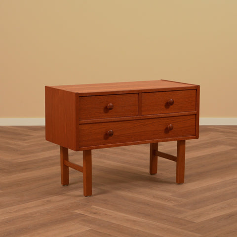 Danish chest of drawers in teak