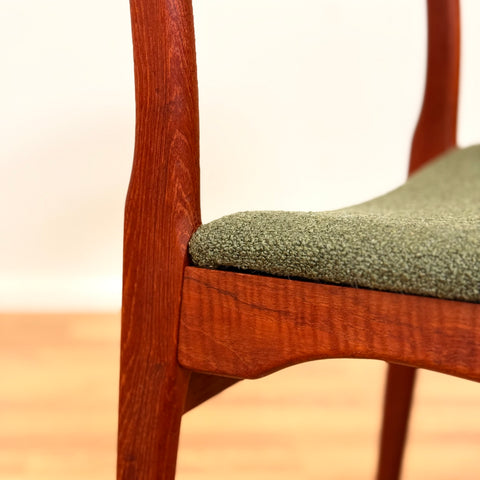 Danish set of 4 dining chairs in teak