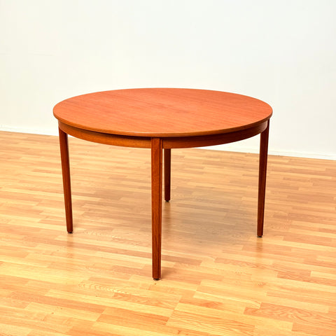 Swedish round dining table in teak, by B. Fridhagen, Bodafors