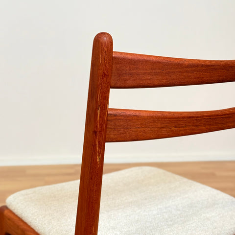 Danish set of 6 dining chairs in teak
