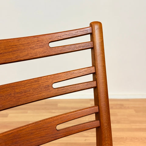 Danish set of 4 dining chairs "model 219" in teak & beech by Farstrup