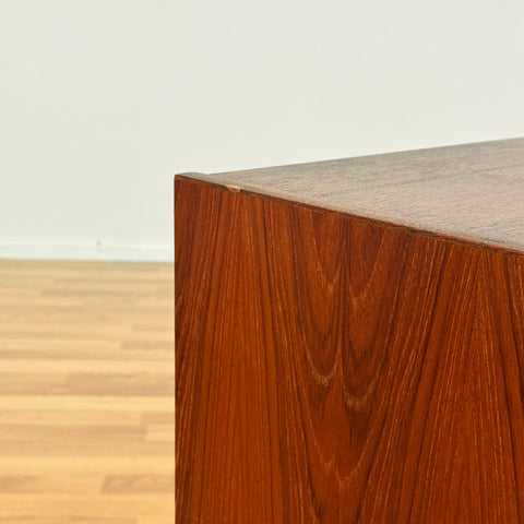 Danish chest of drawers in teak by Kjeld Bundgard