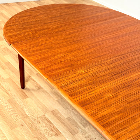 Large round dining table model 62 in teak by Henning Kjærnulf & Erling Torvits for Sorø Stolefabrik