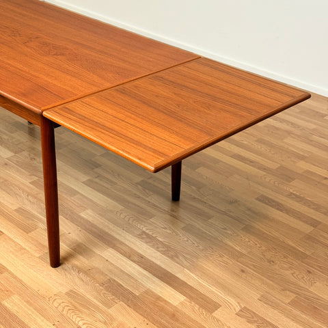Dining table in teak, 1950s-60s, Denmark