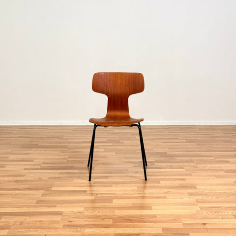 Danish single dining chair made of teak by Fritz Hansen