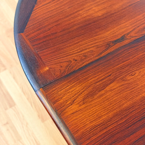 Danish round dining table in Santos rosewood by Poul Martin Nielsen for Nordvestfyns Møbelfabrik