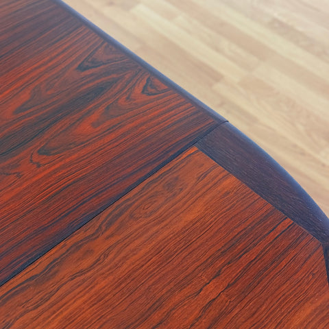 Danish round dining table in Santos rosewood by Poul Martin Nielsen for Nordvestfyns Møbelfabrik