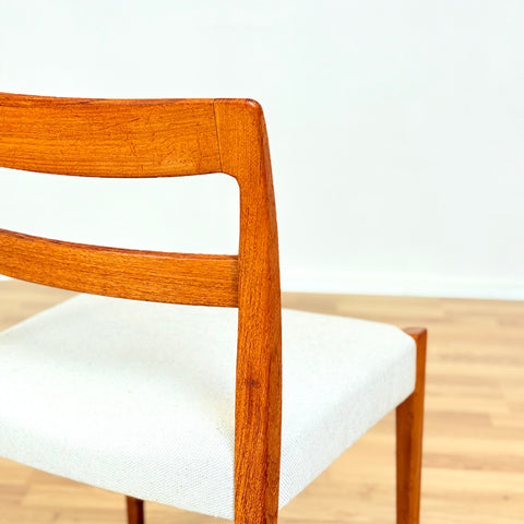 Swedish set of 4 dining chairs "Garmi" by Nilson Jonsson for Troeds
