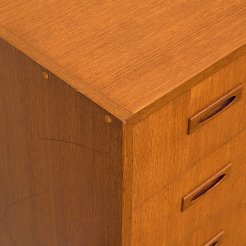Danish chest of drawers in teak