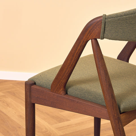 Danish dining chairs in walnut, model 31 by Kai Kristiansen