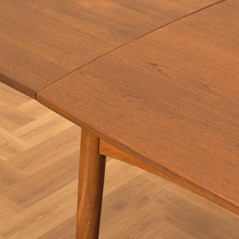 Danish dining table in teak