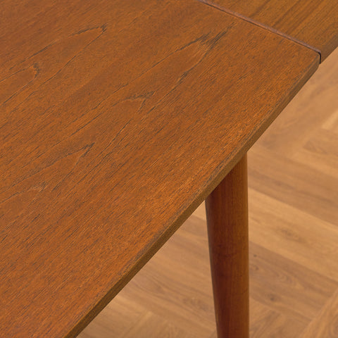 Danish dining table in teak