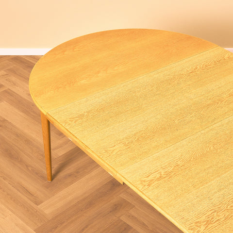 Swedish round dining table in oak by Svante Skogh, model "Vindö"