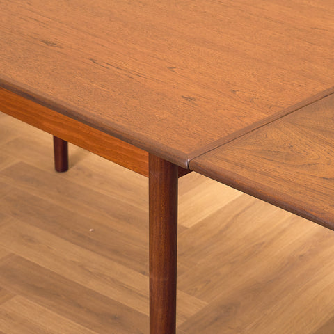 Danish dining table in teak