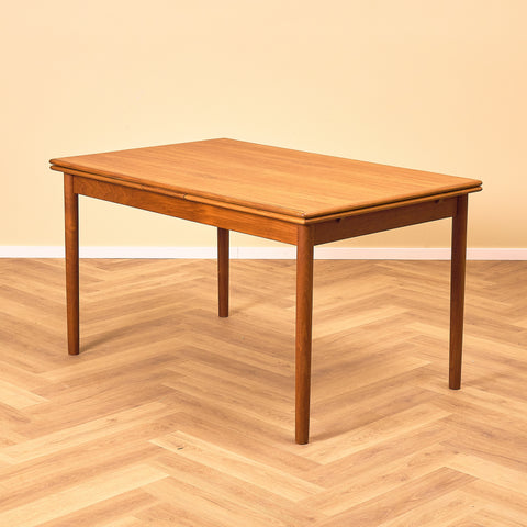 Danish dining table in teak by AM Møbler