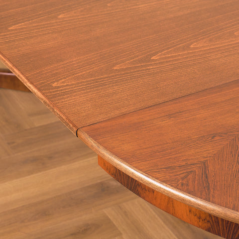 German round dining table in Santos rosewood by Rincklake van Endert