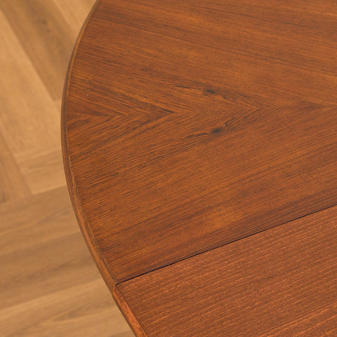 German round dining table in Santos rosewood by Rincklake van Endert