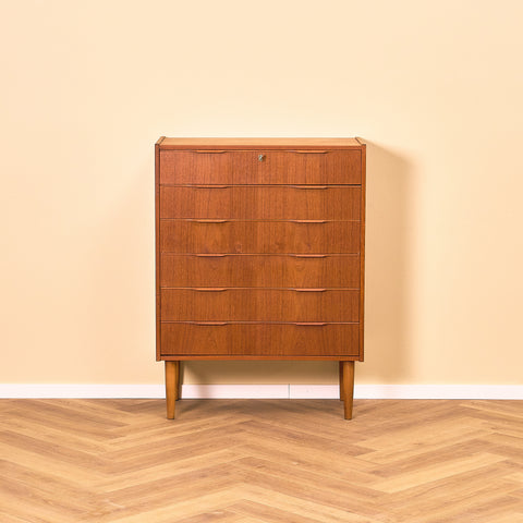 Danish chest of drawers in teak